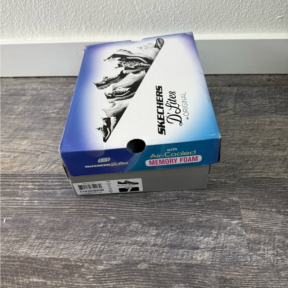 Skechers Women's D'Lites Biggest Fan Sneakers - Picture 10 of 11